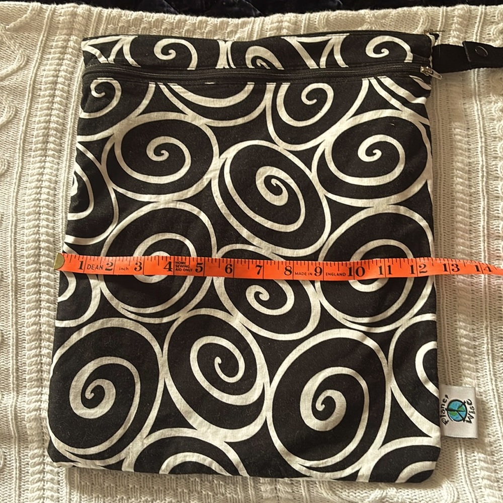 Planet Wise wet/dry bag for cloth diapers